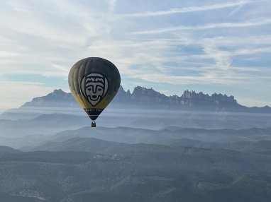 Vol en globus pels voltants de Montserrat (Barcelona)