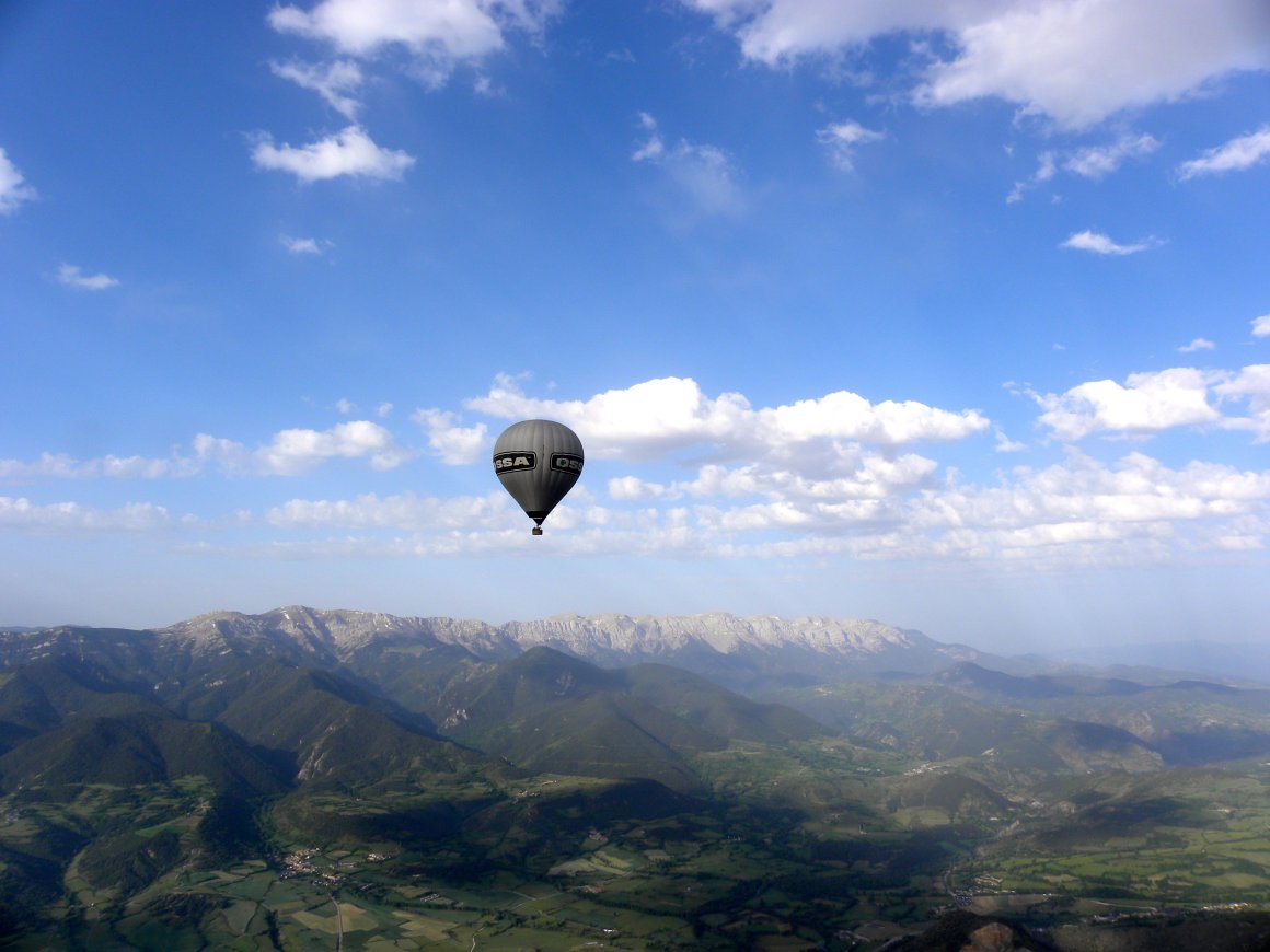 Ballooning over Cerdanya (Catalonia) - Spain.